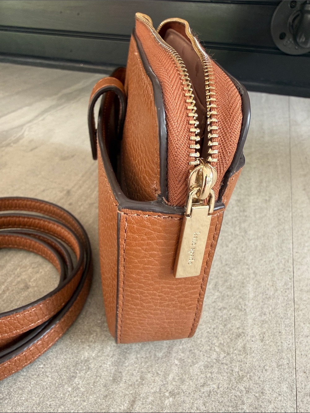 kate spade tan pebbled leather crossbody with gold hardware - Picture 6 of 8
